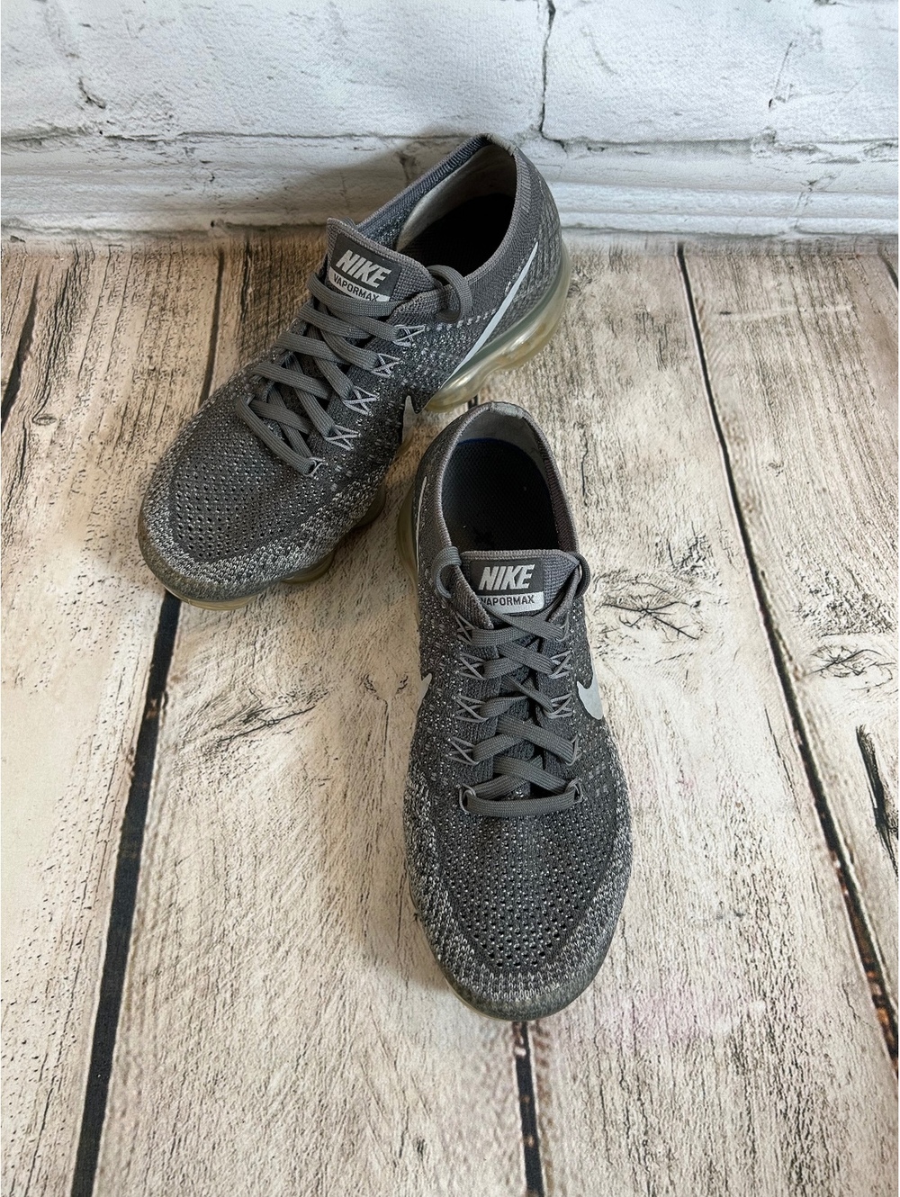 NIKE Women’s Air Vapormax Flyknit Sneakers / Size: 6.5